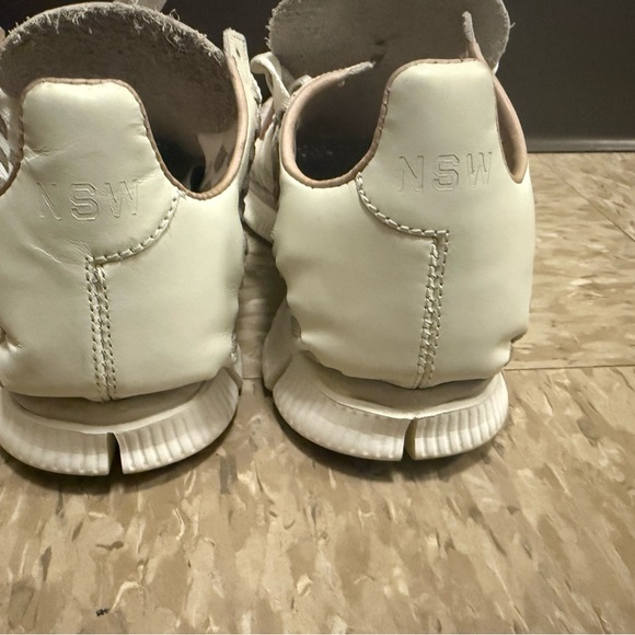 Nike - Picture 4 of 4